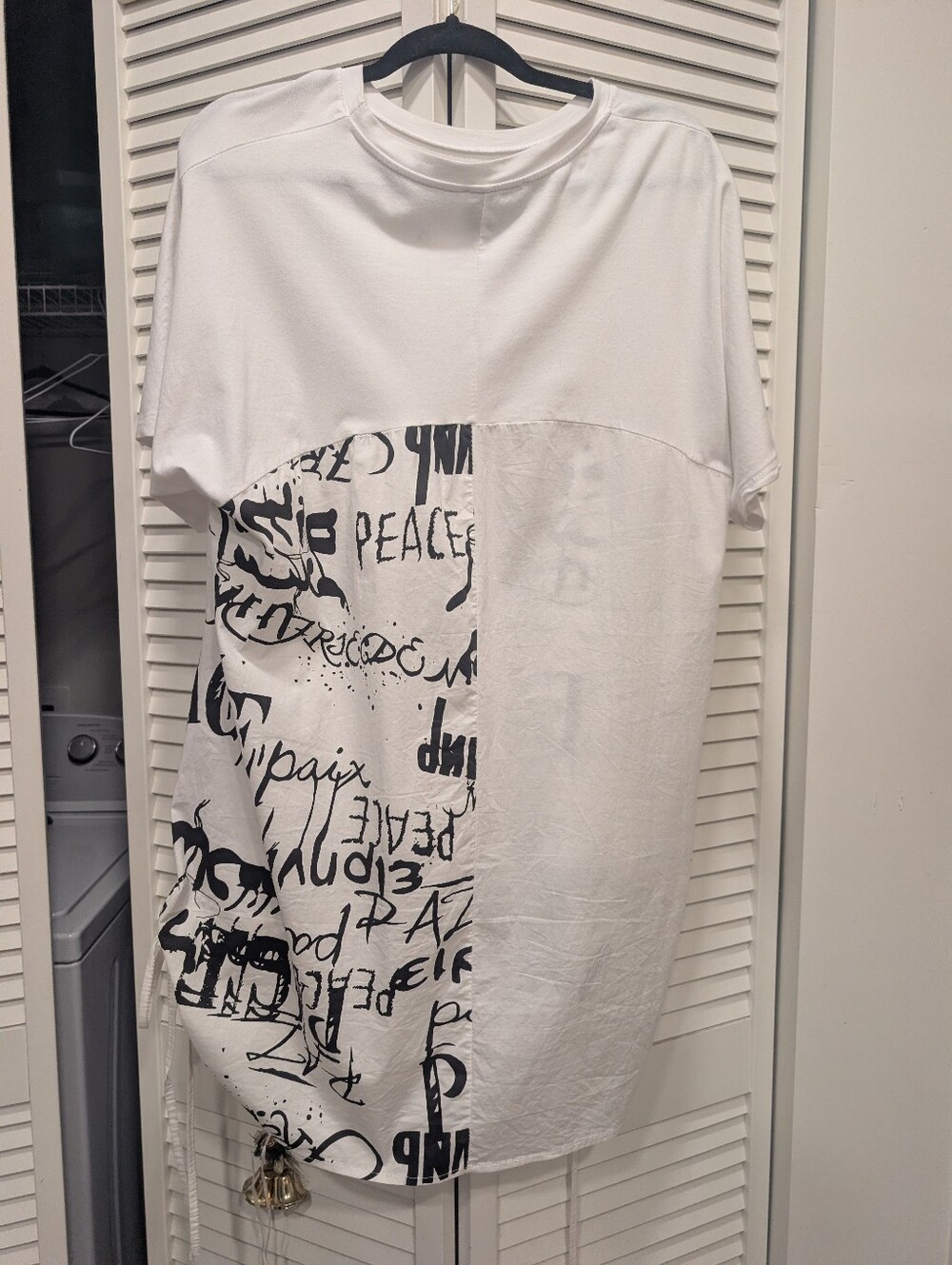 Timiami White Short Sleeve Tunic with Black Graffiti Print Panel Size XL